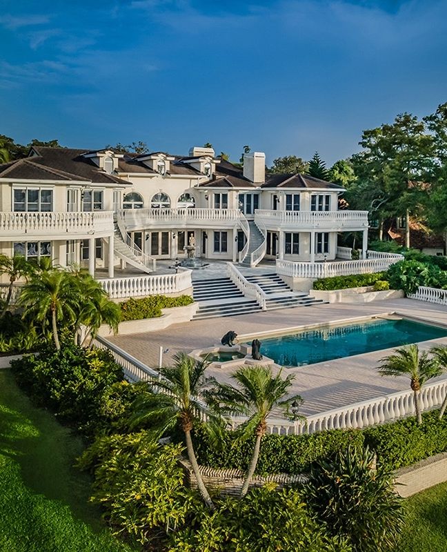 Seller in Belleair, FL